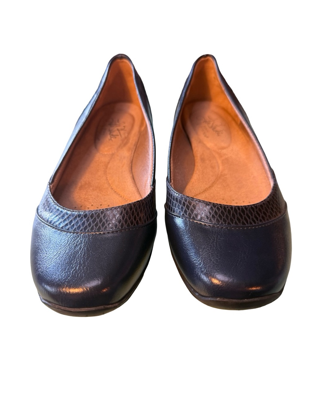 Life Stride Women's Navy Blue Leather Ballet Flats with Textured Vamp